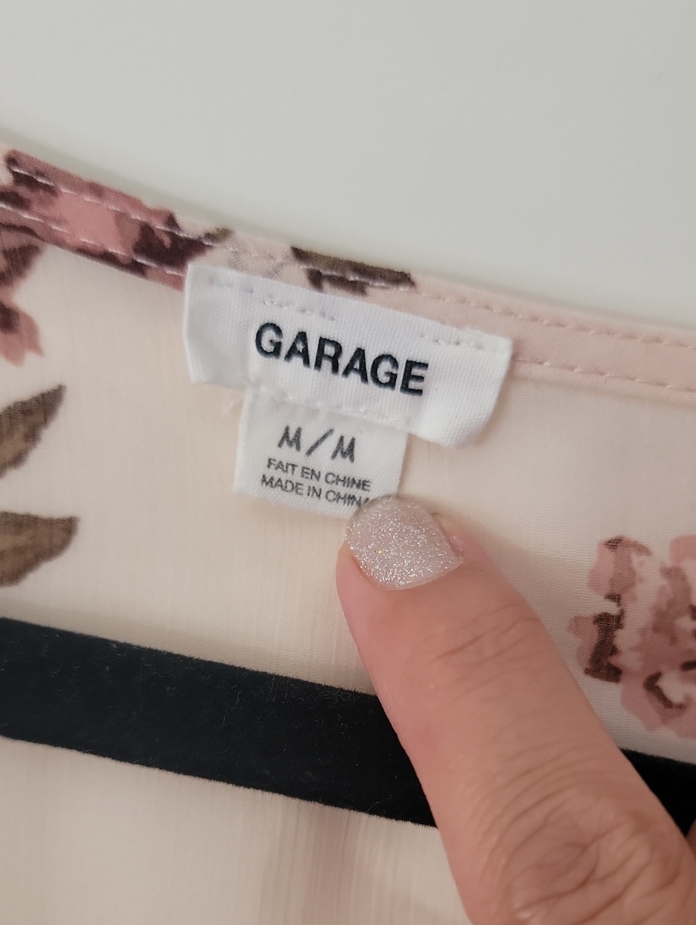 ❄️3/$30 Garage Blush Floral Cropped Ruffle Faux Wrap Blouse - Picture 2 of 4
